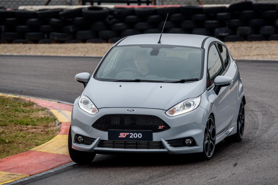  Ford Fiesta ST200 2017 года  (ZA) (фото 16 из 40)